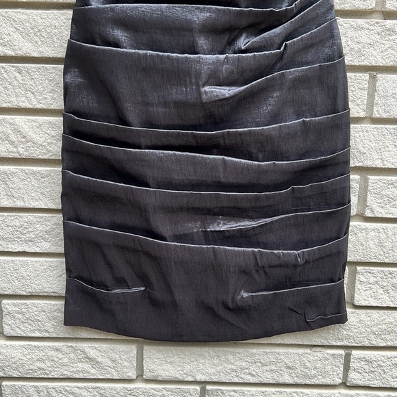 MAX and Cleo Metallic Pleated Floral Detail Dress Sz 8 - Picture 5 of 11